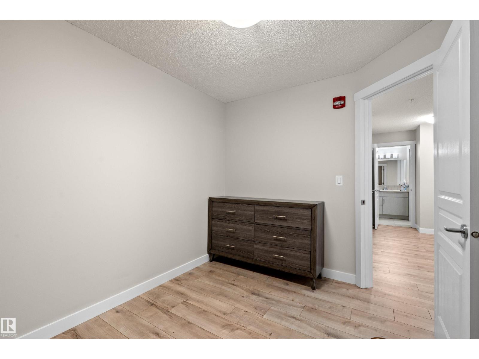#210 2229 44 AV NW - 30