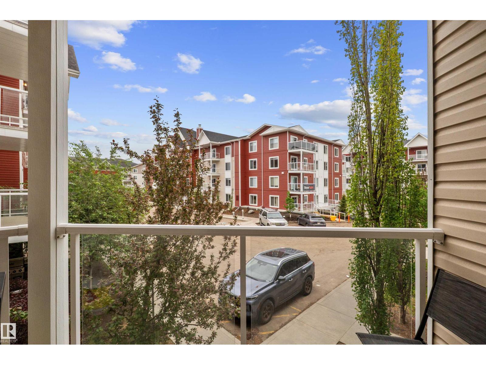 #210 2229 44 AV NW - 33