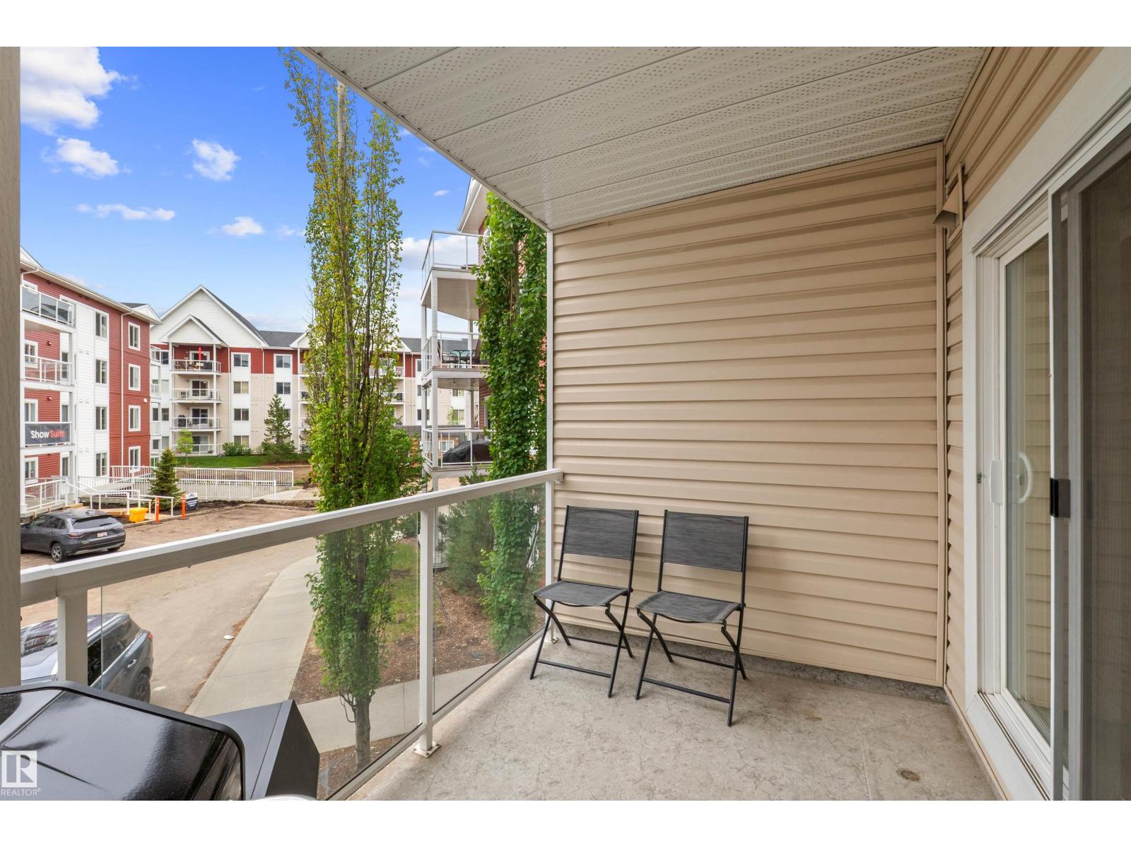 #210 2229 44 AV NW - 34