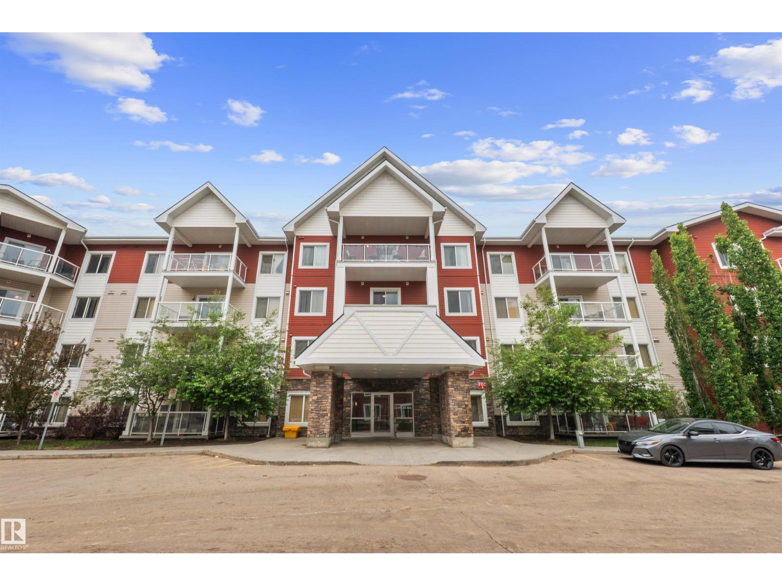 #210 2229 44 AV NW - 2