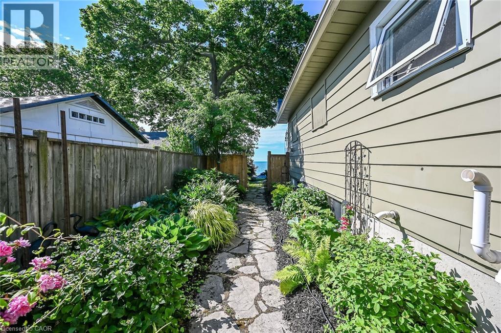 108 LAKESIDE Drive - 27