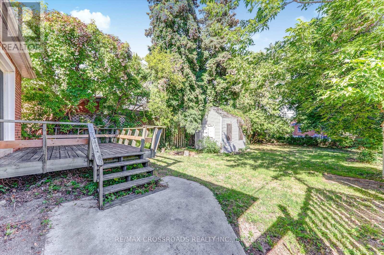 147 LILIAN DRIVE - 33