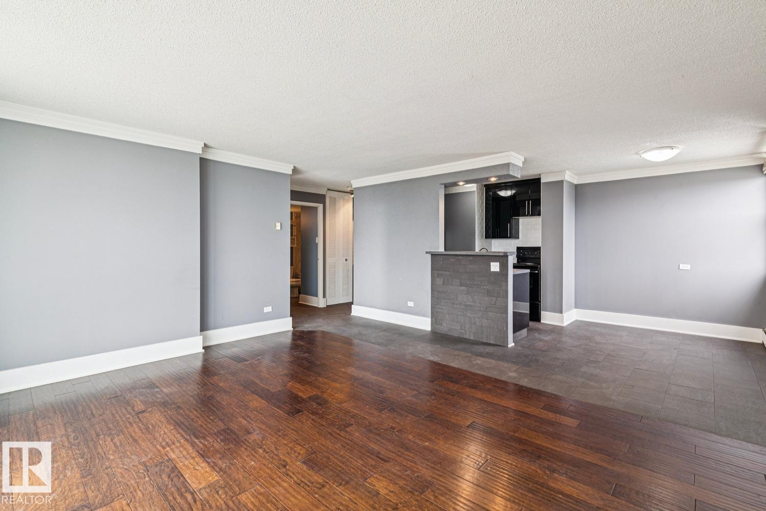 #1107 9930 113 ST NW - 5