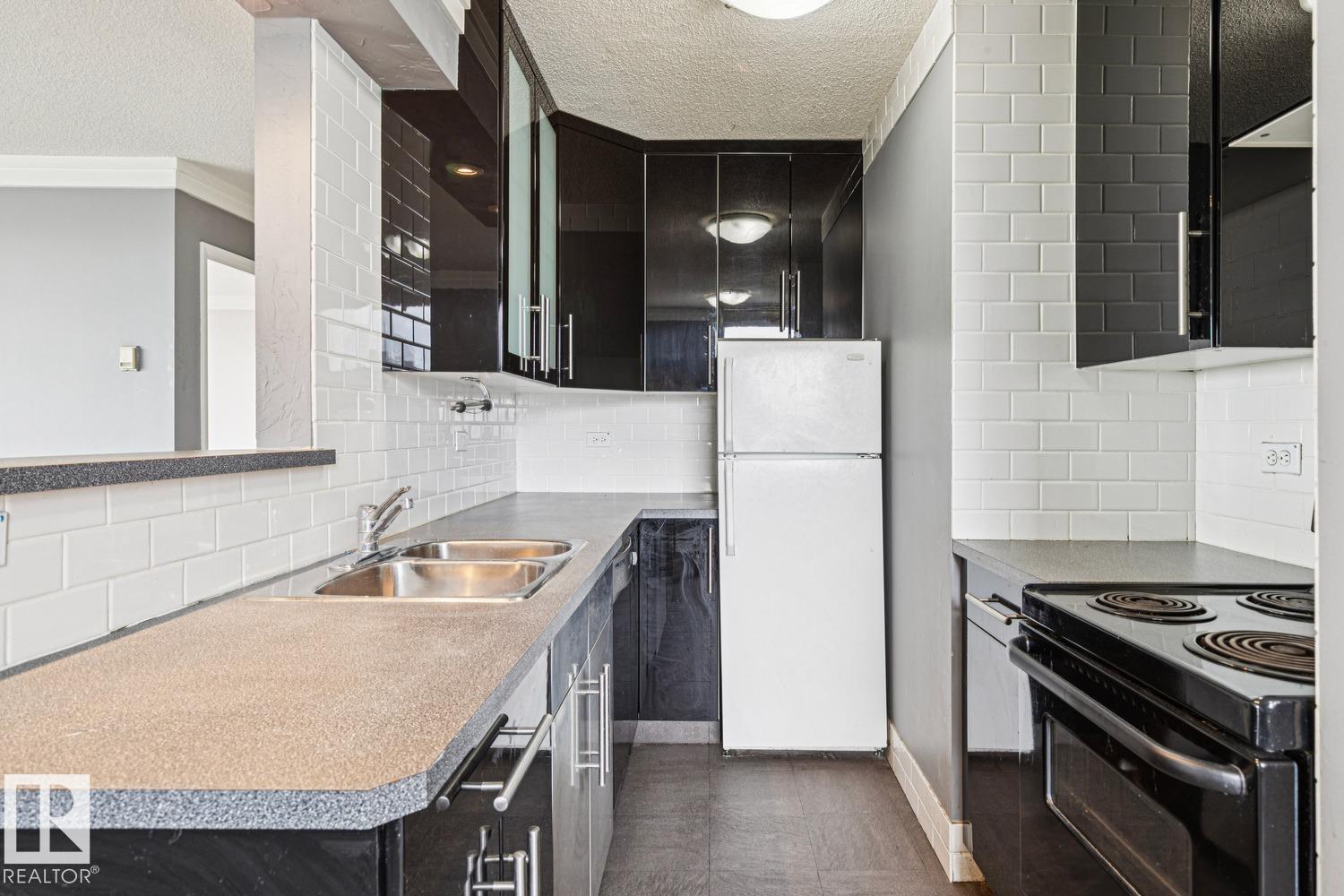 #1107 9930 113 ST NW - 10