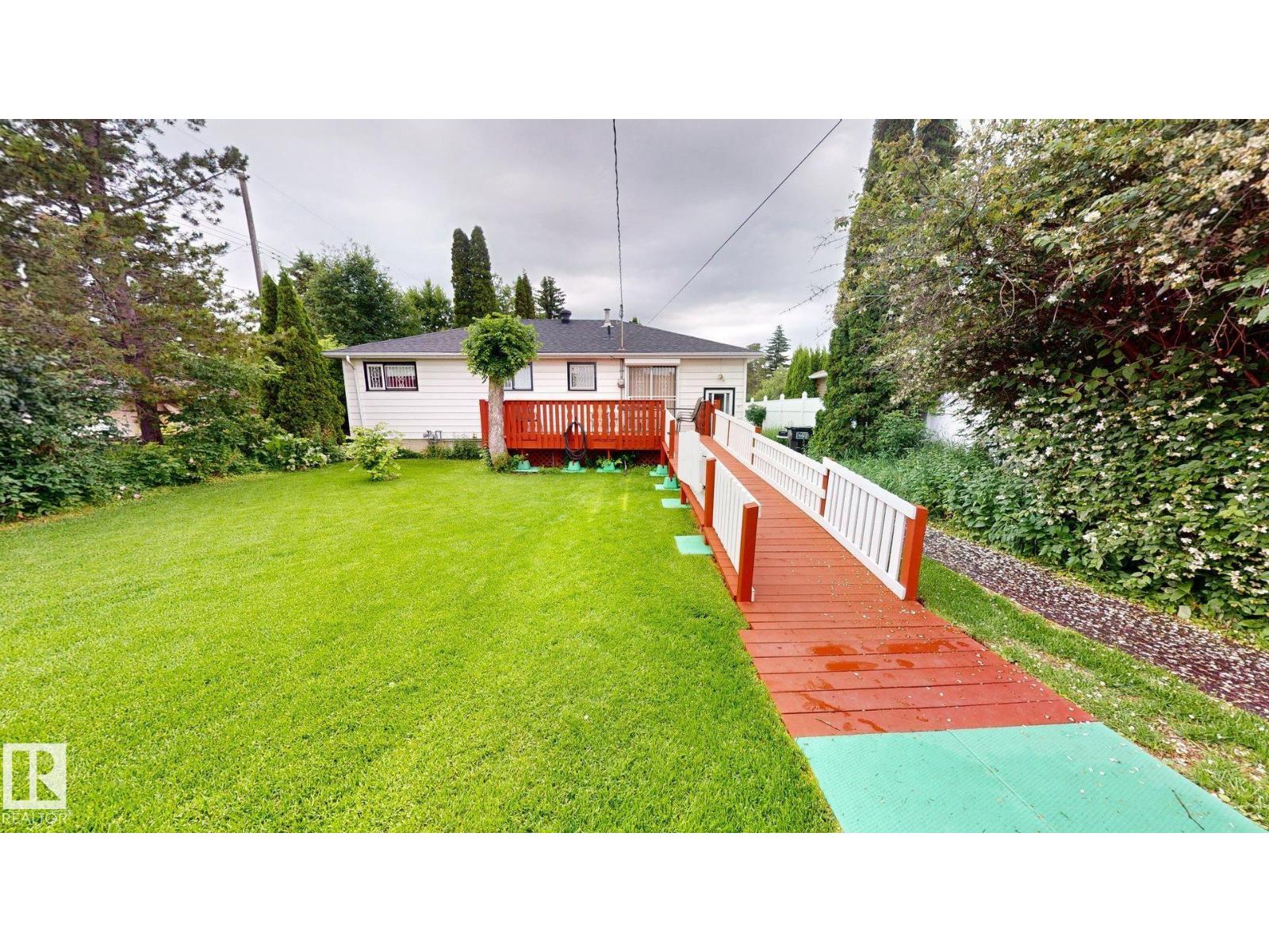 13915 135A AV NW - 2
