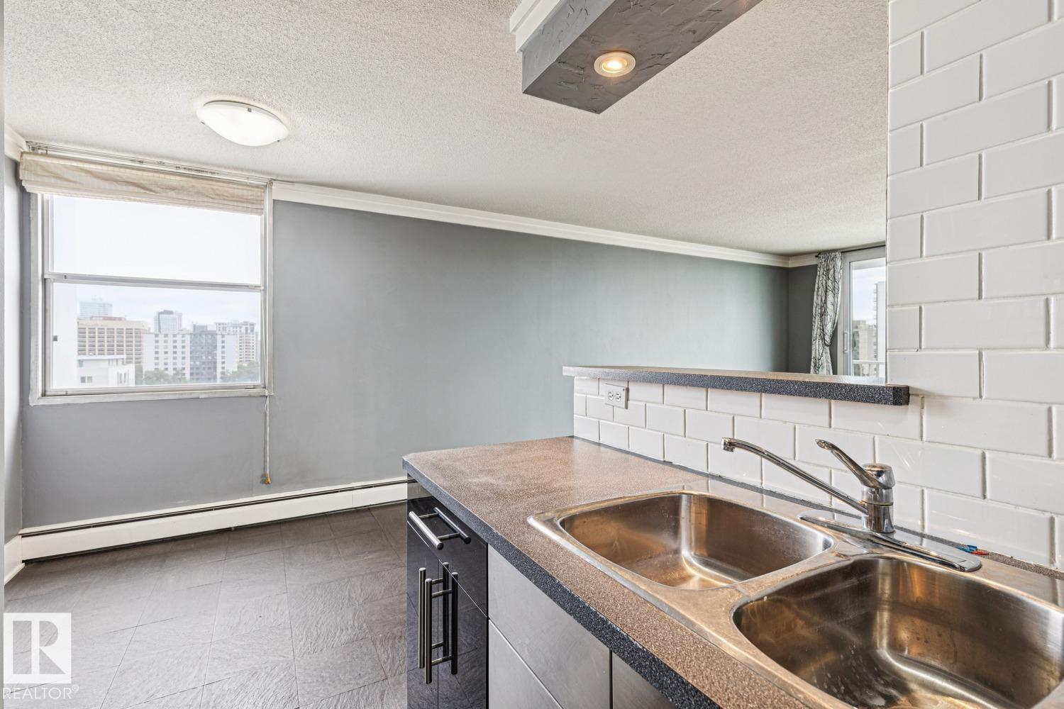 #1107 9930 113 ST NW - 11
