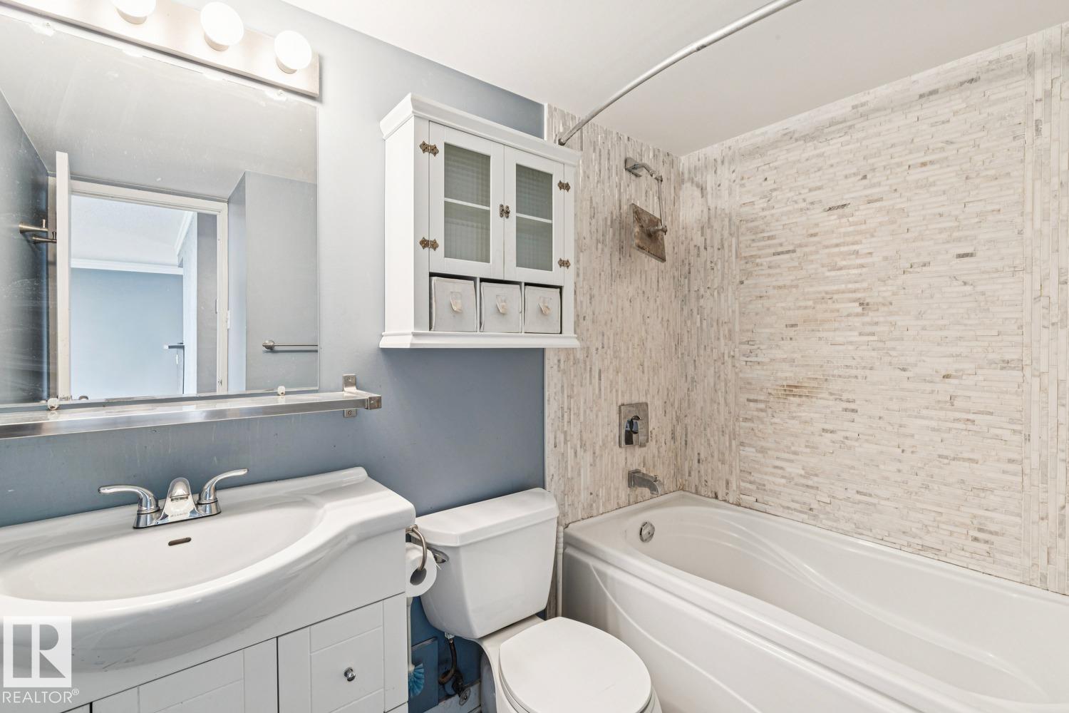 #1107 9930 113 ST NW - 14