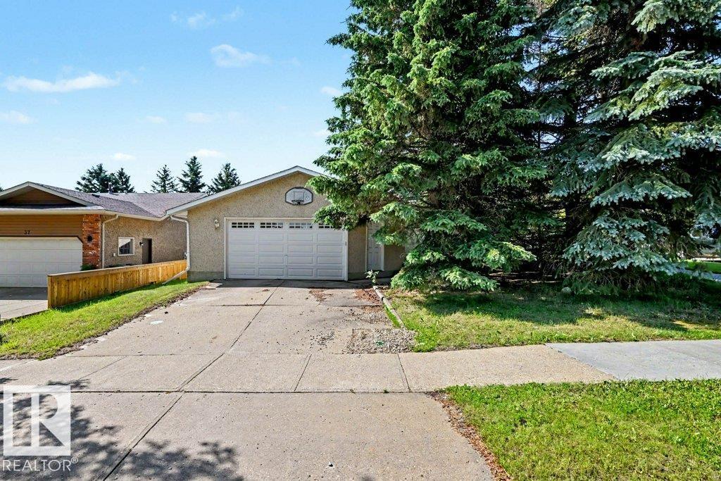 26 LOUISBOURG PL - 1