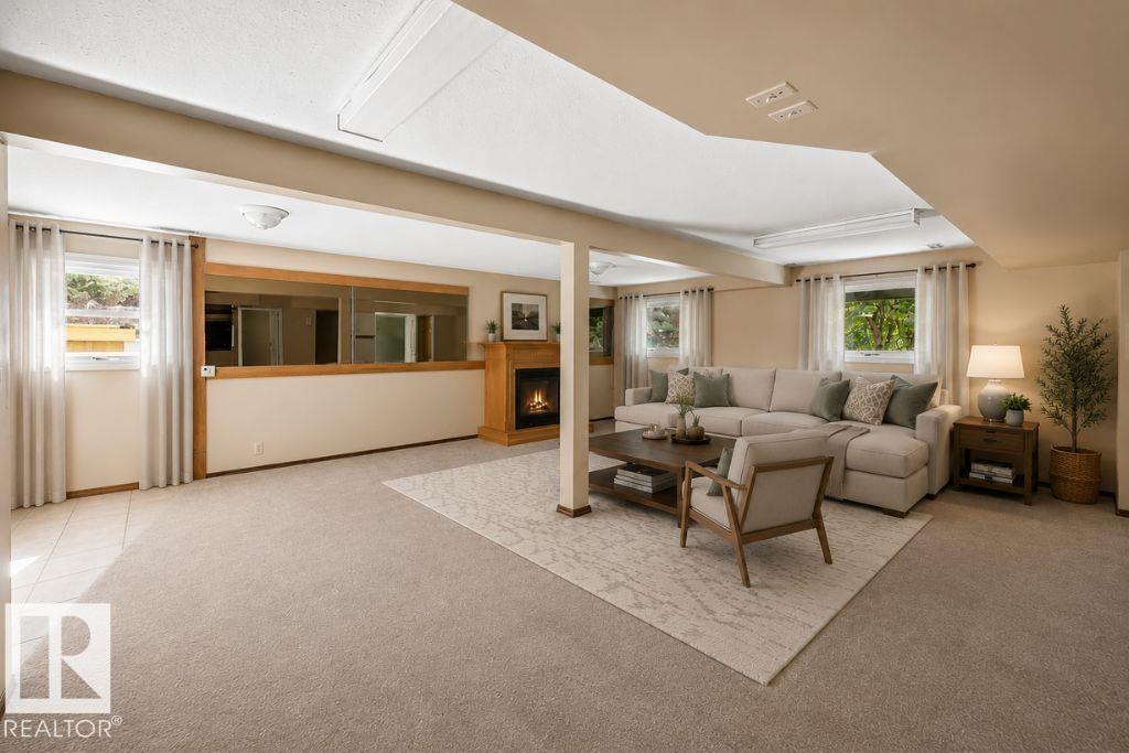 26 LOUISBOURG PL - 44
