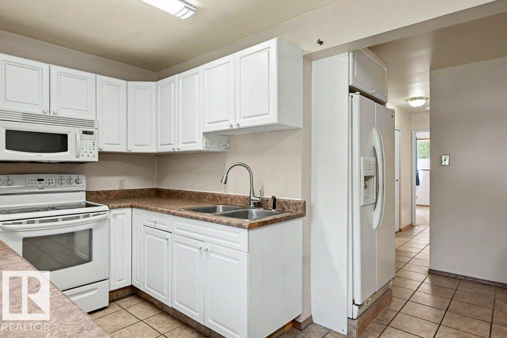26 LOUISBOURG PL - 30