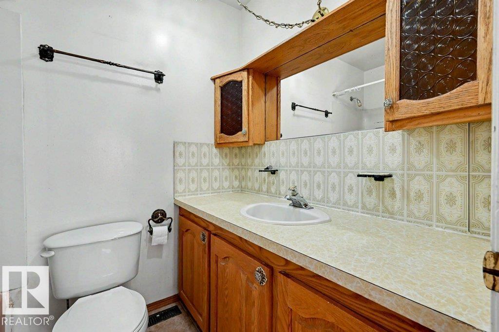26 LOUISBOURG PL - 33