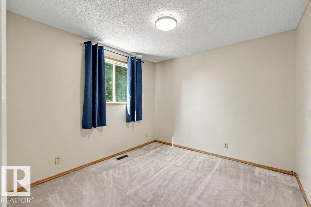 26 LOUISBOURG PL - 24