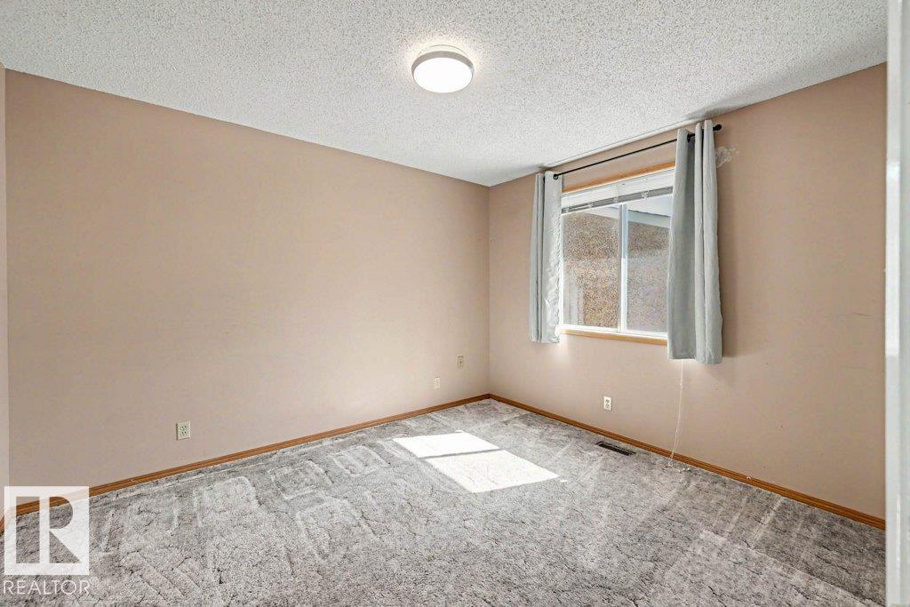 26 LOUISBOURG PL - 22
