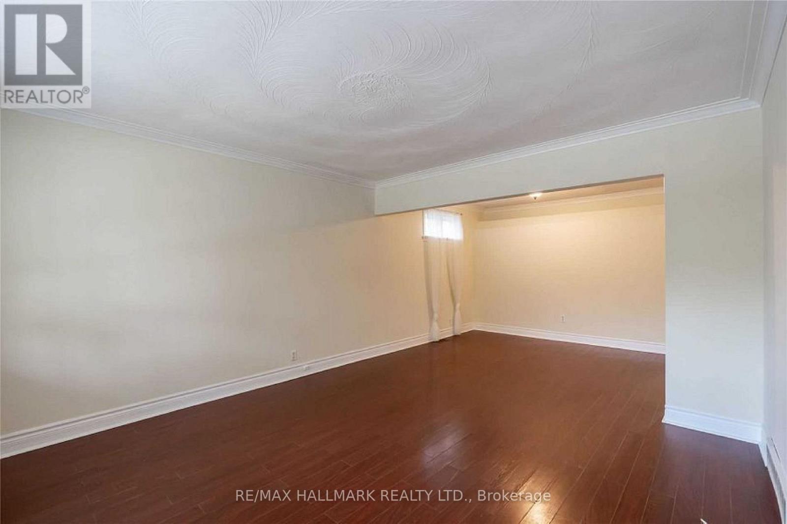 226 LAWRENCE AVENUE - Image 6