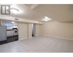 226 Lawrence Avenue, Richmond Hill, ON L4C1Z6 Photo 17