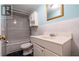 226 Lawrence Avenue, Richmond Hill, ON L4C1Z6 Photo 23