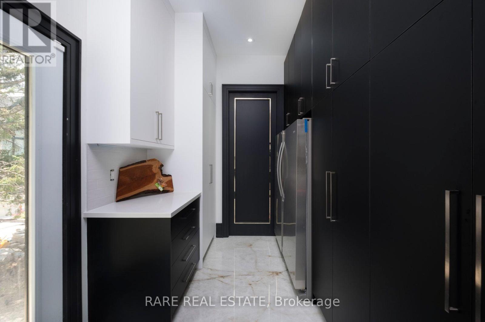 23 VALLEYVIEW COURT - 22