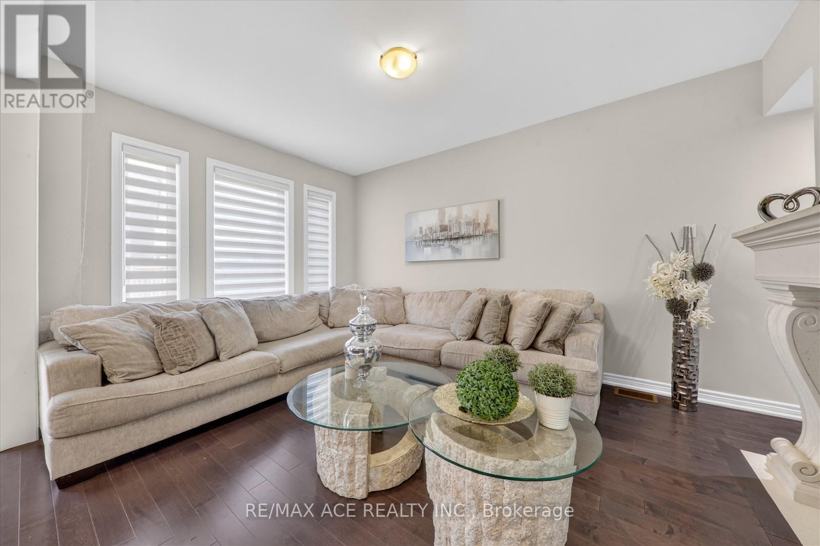 10 ANDREETA DRIVE - 15