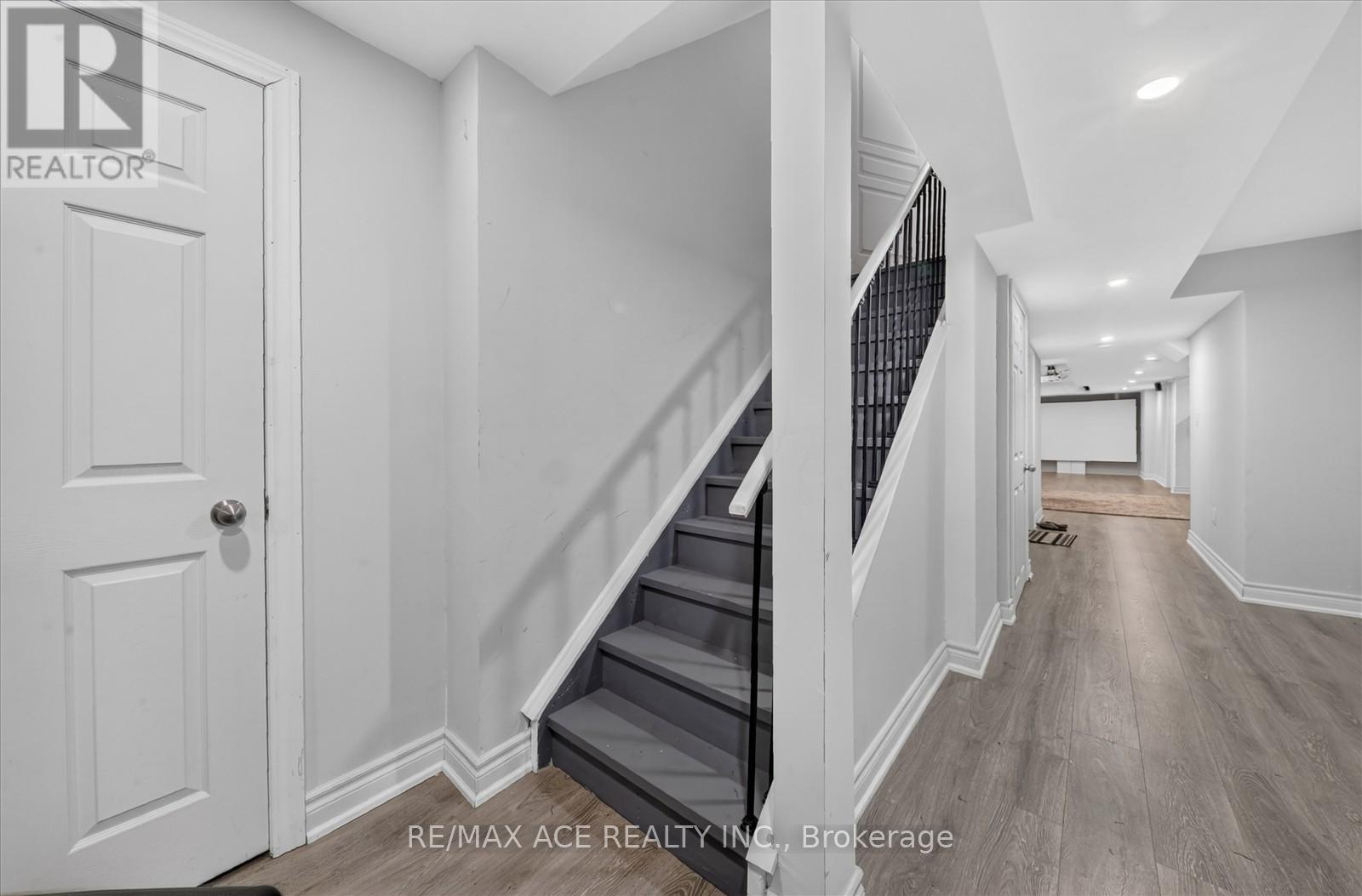 10 ANDREETA DRIVE - 36