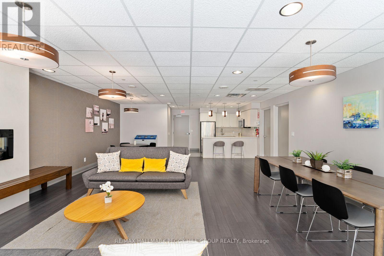 #705 111 WORSLEY STREET - 15