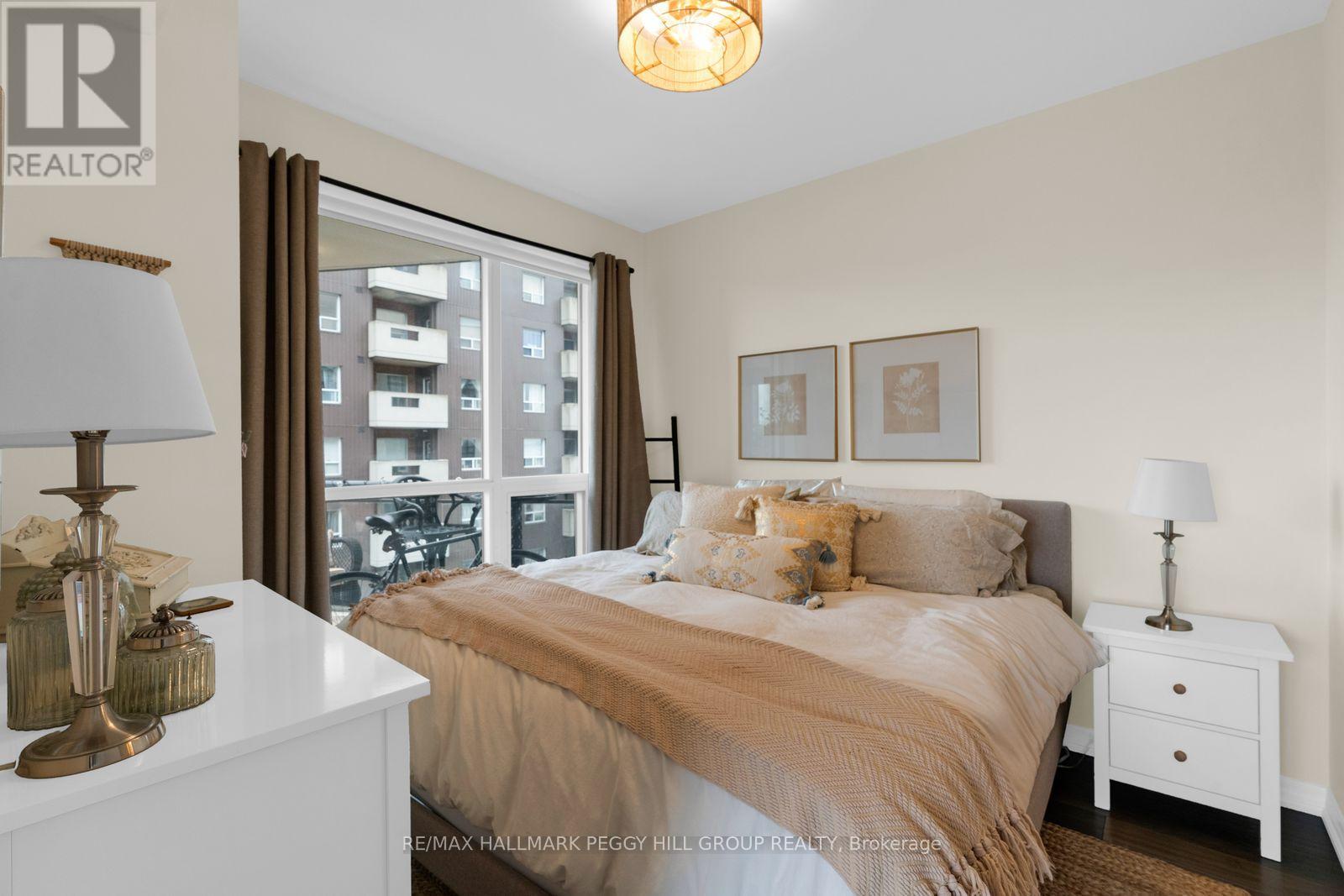 #705 111 WORSLEY STREET - 6