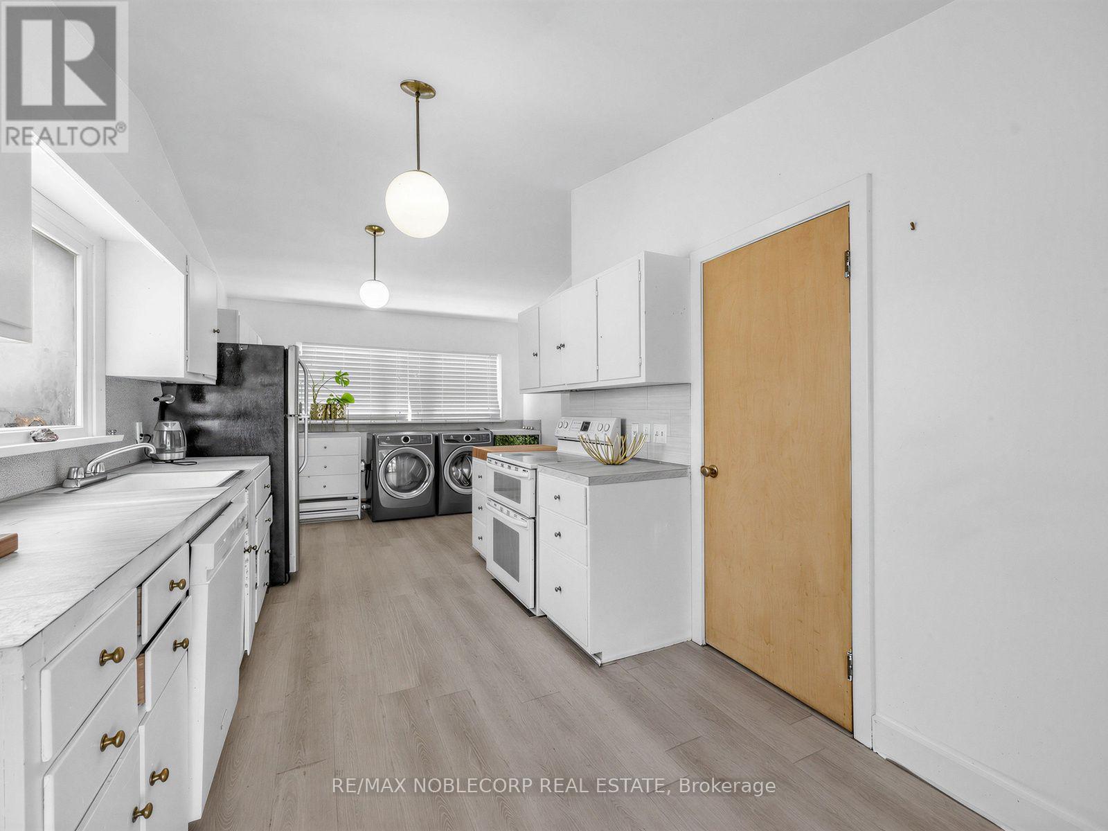 12 GEORGE MCKENZIE COURT - 31