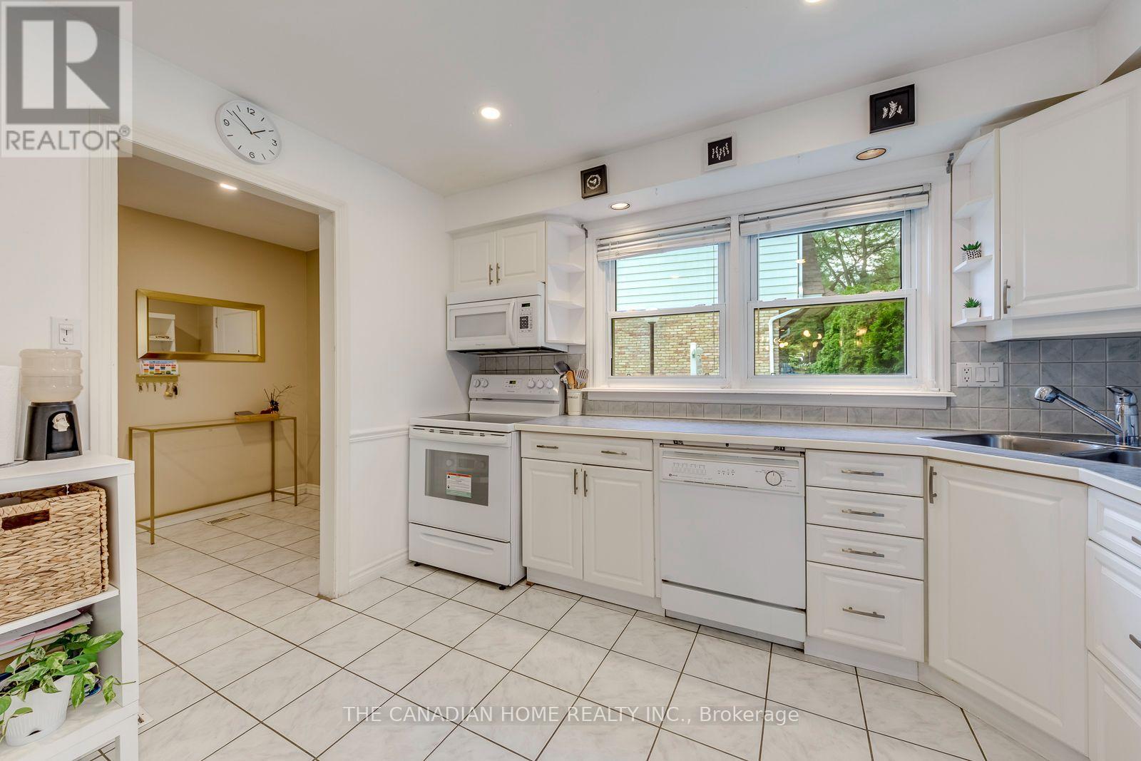 #3 2226 UPPER MIDDLE ROAD - Image 16
