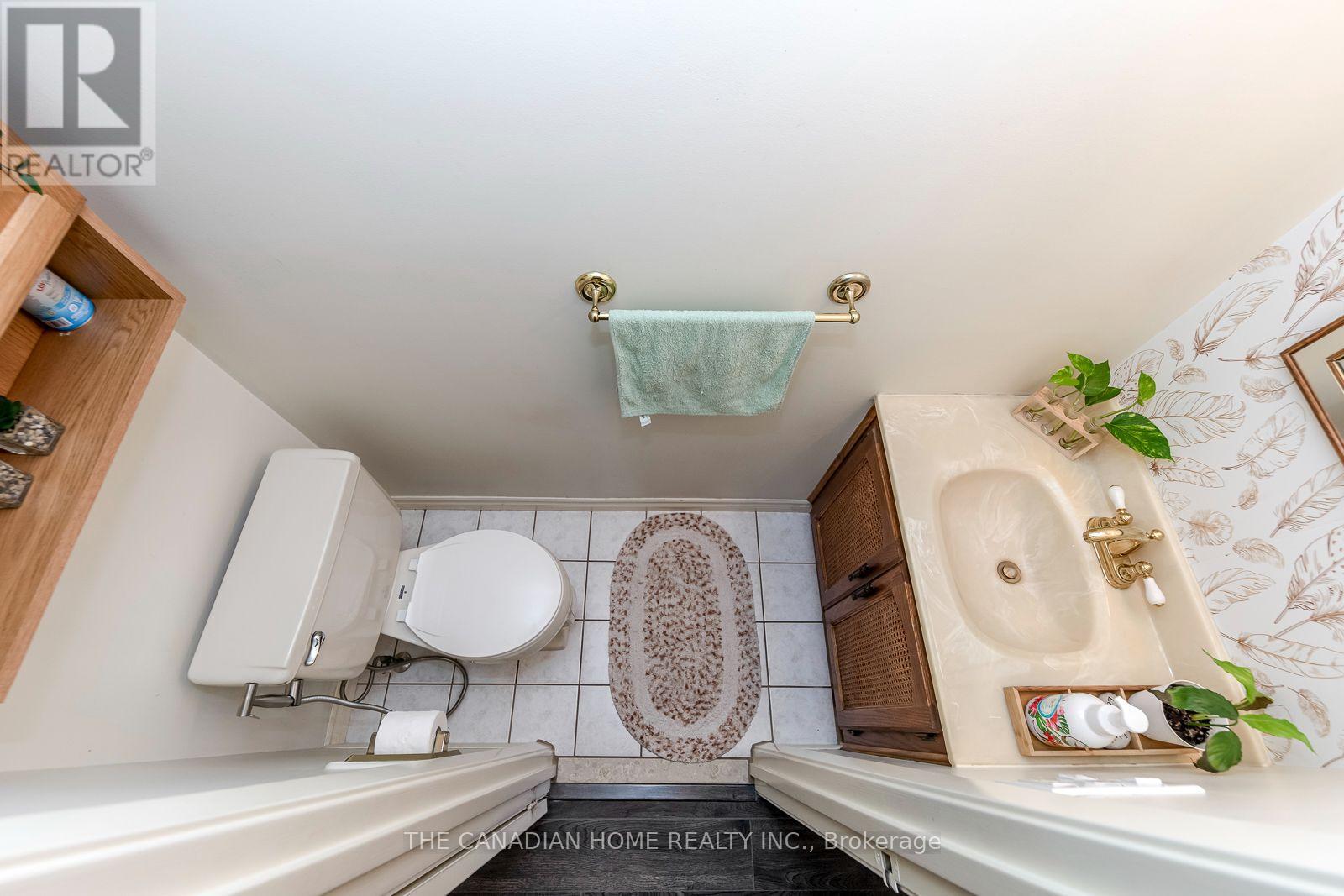 #3 2226 UPPER MIDDLE ROAD - 24
