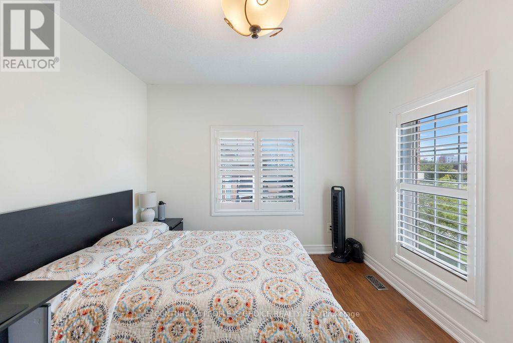 #40 230 PAISLEY BOULEVARD W - 43