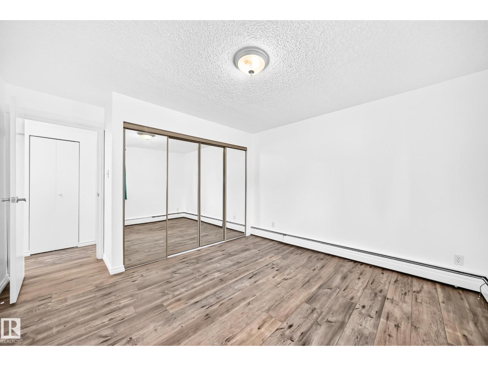 #104 2303 119 ST NW - 19