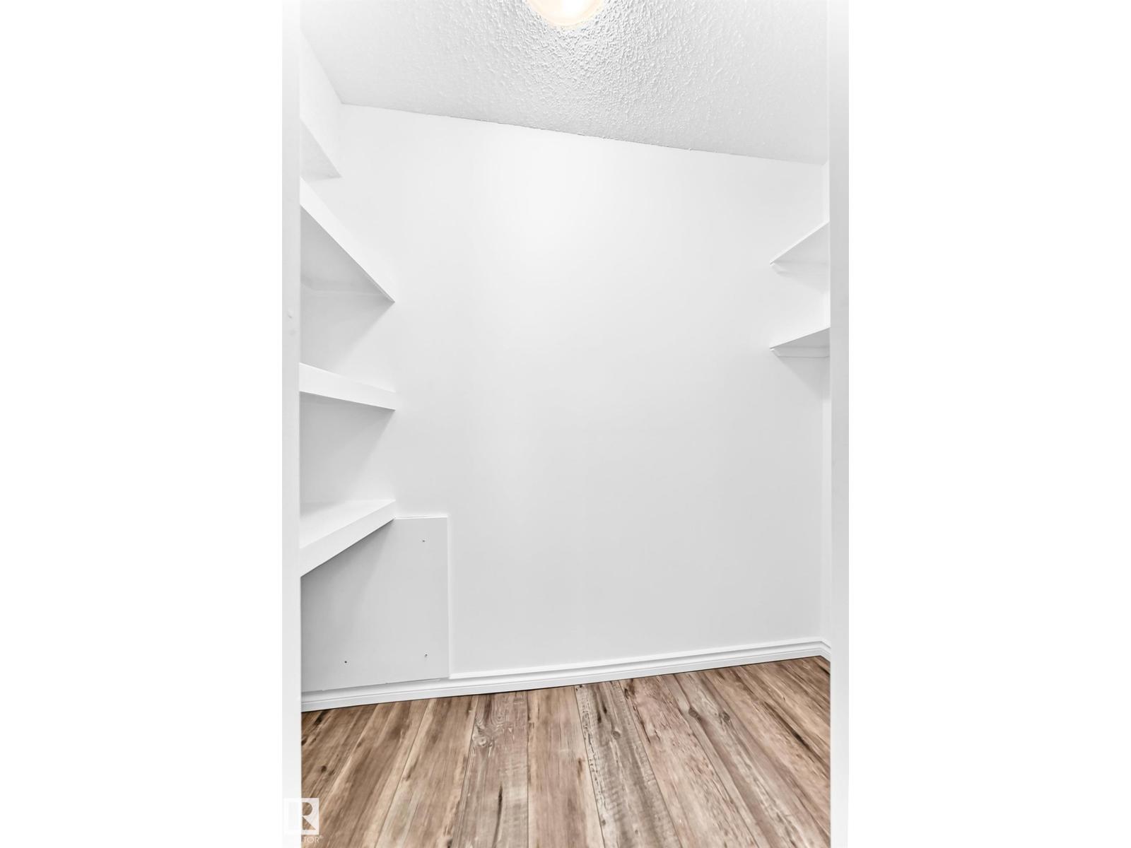 #104 2303 119 ST NW - 11
