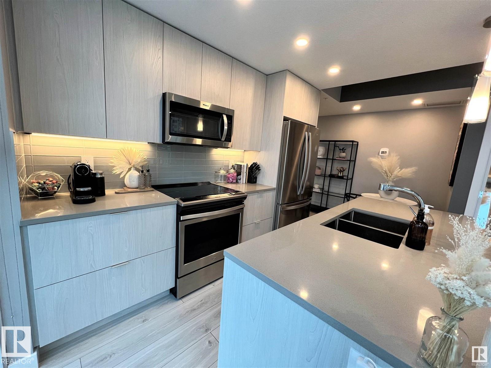 #702 10180 103 ST NW - 13