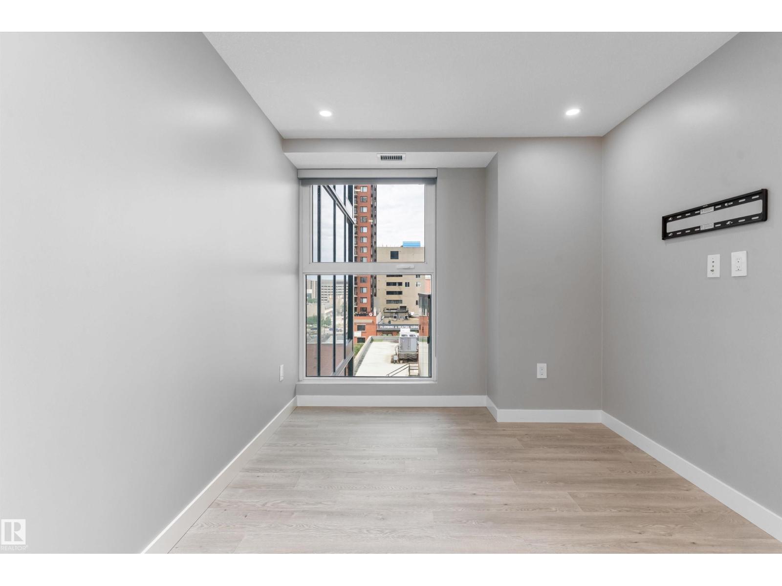 #702 10180 103 ST NW - 23
