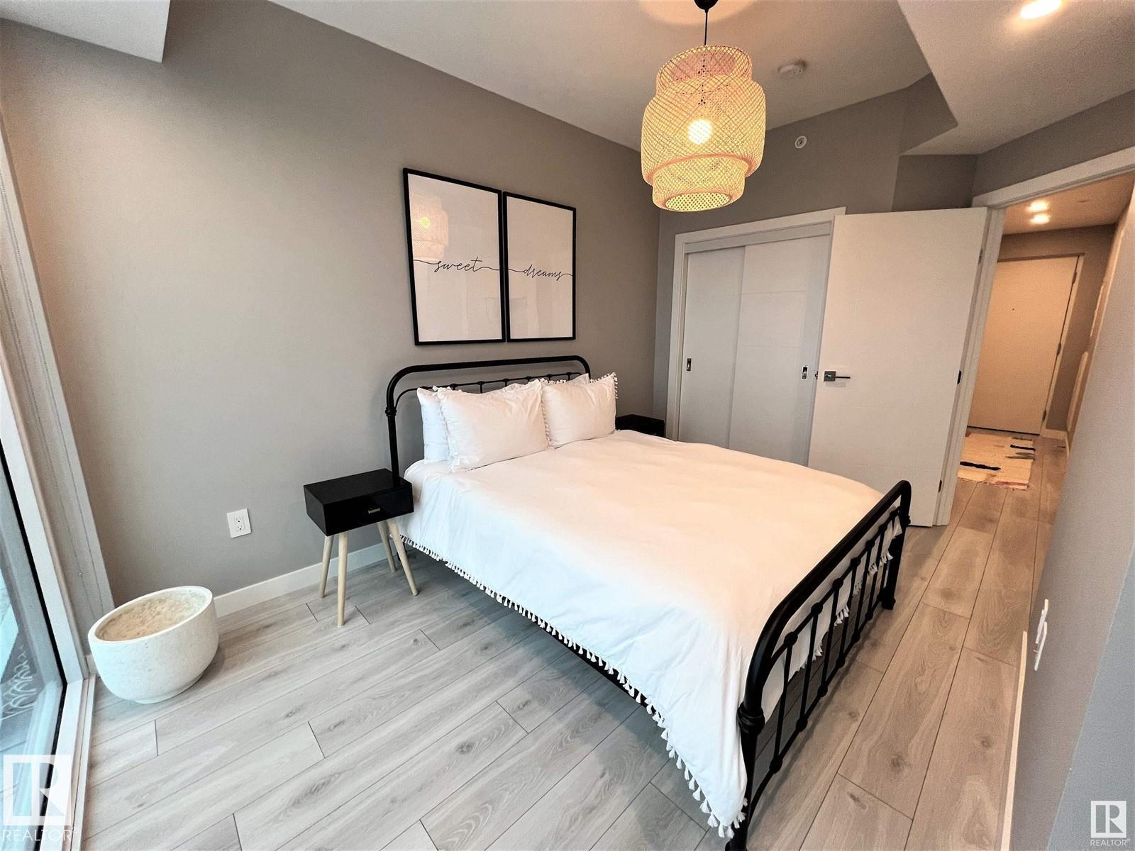 #702 10180 103 ST NW - 28