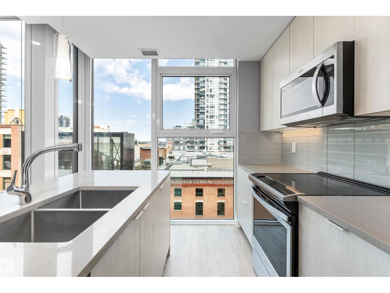 #702 10180 103 ST NW - 10