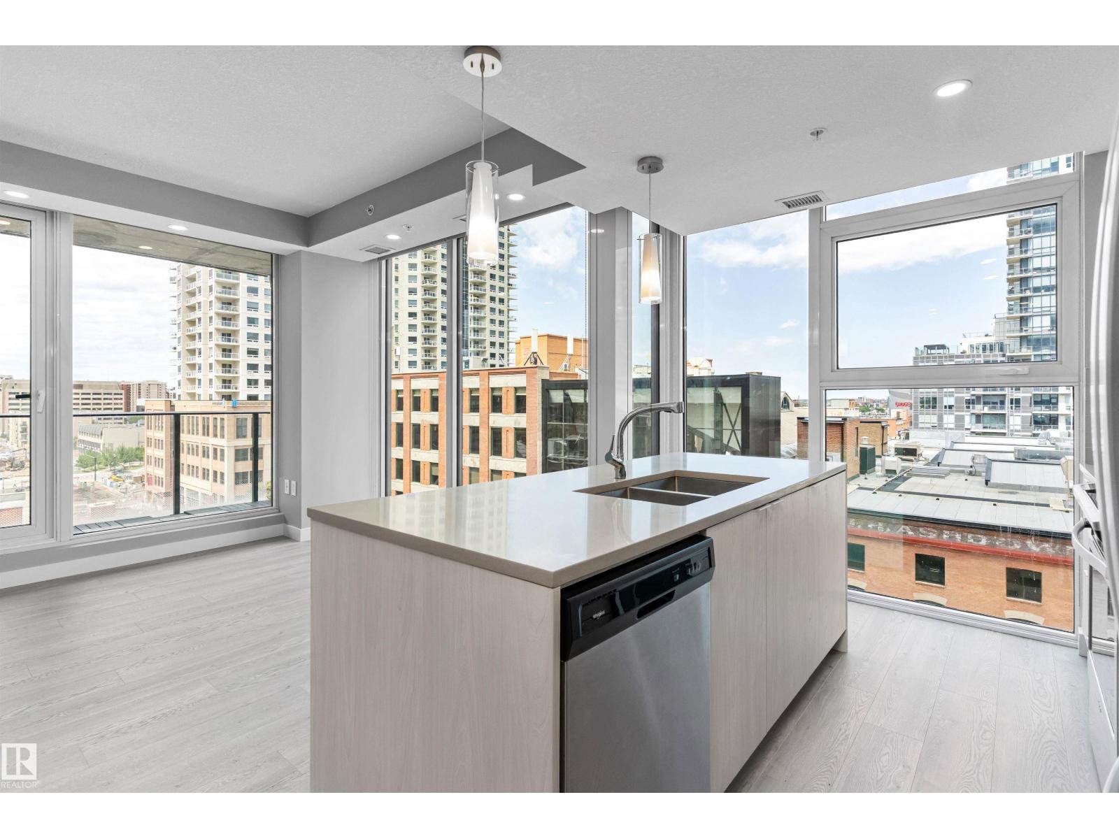 #702 10180 103 ST NW - 9
