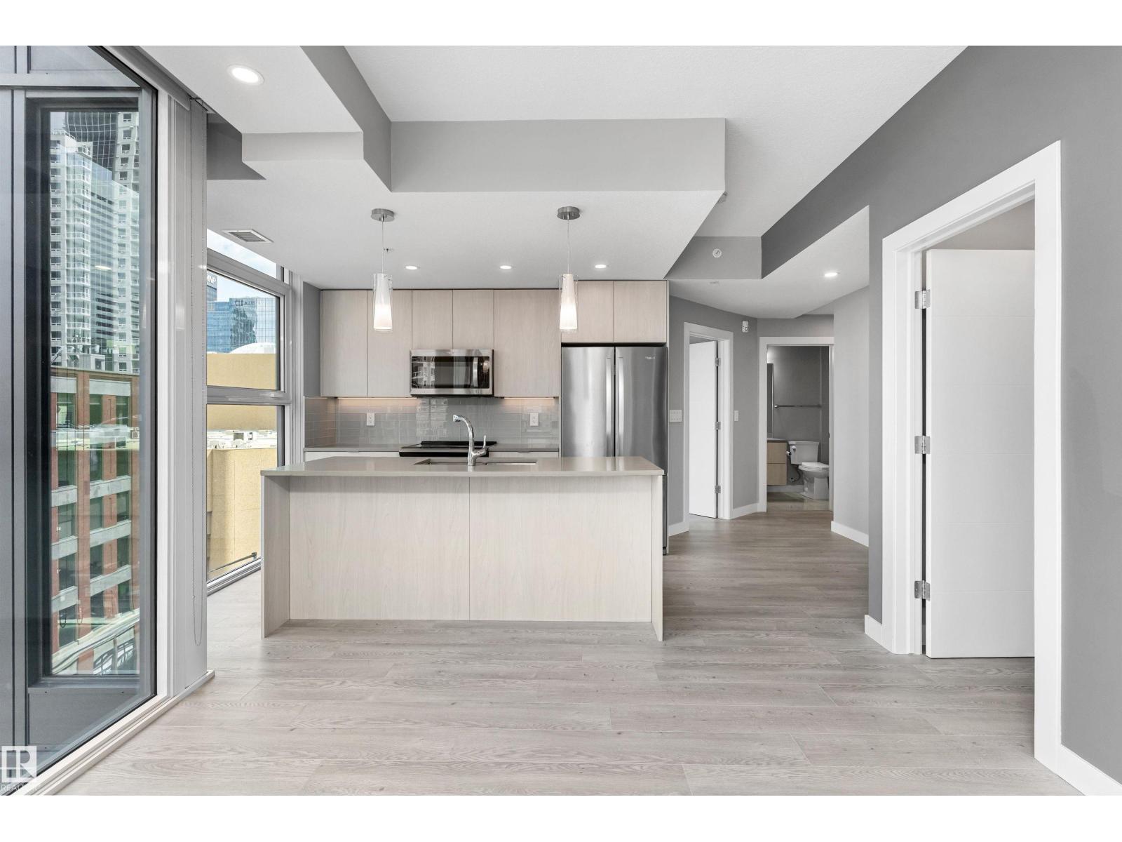 #702 10180 103 ST NW - 15