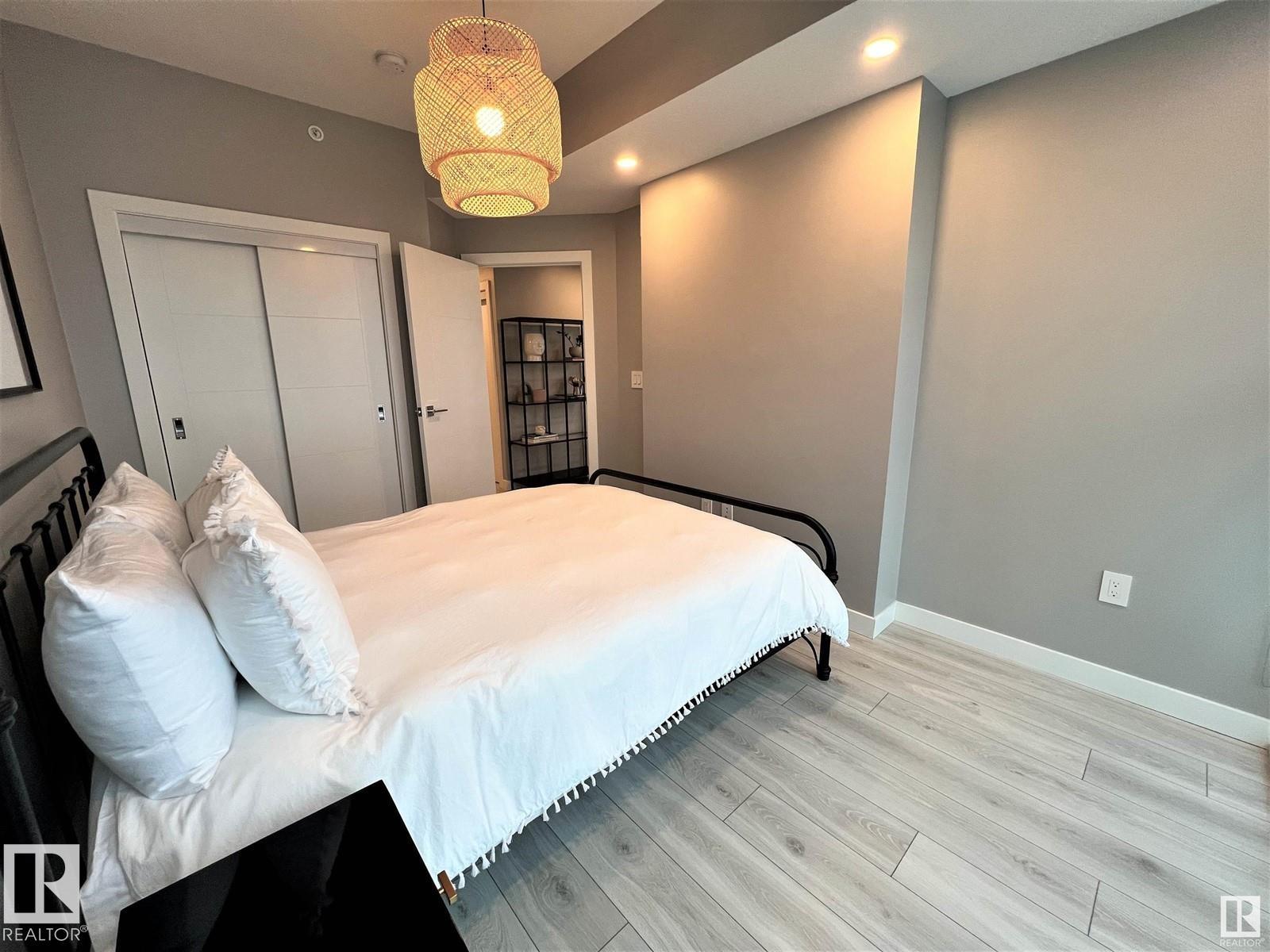 #702 10180 103 ST NW - 29