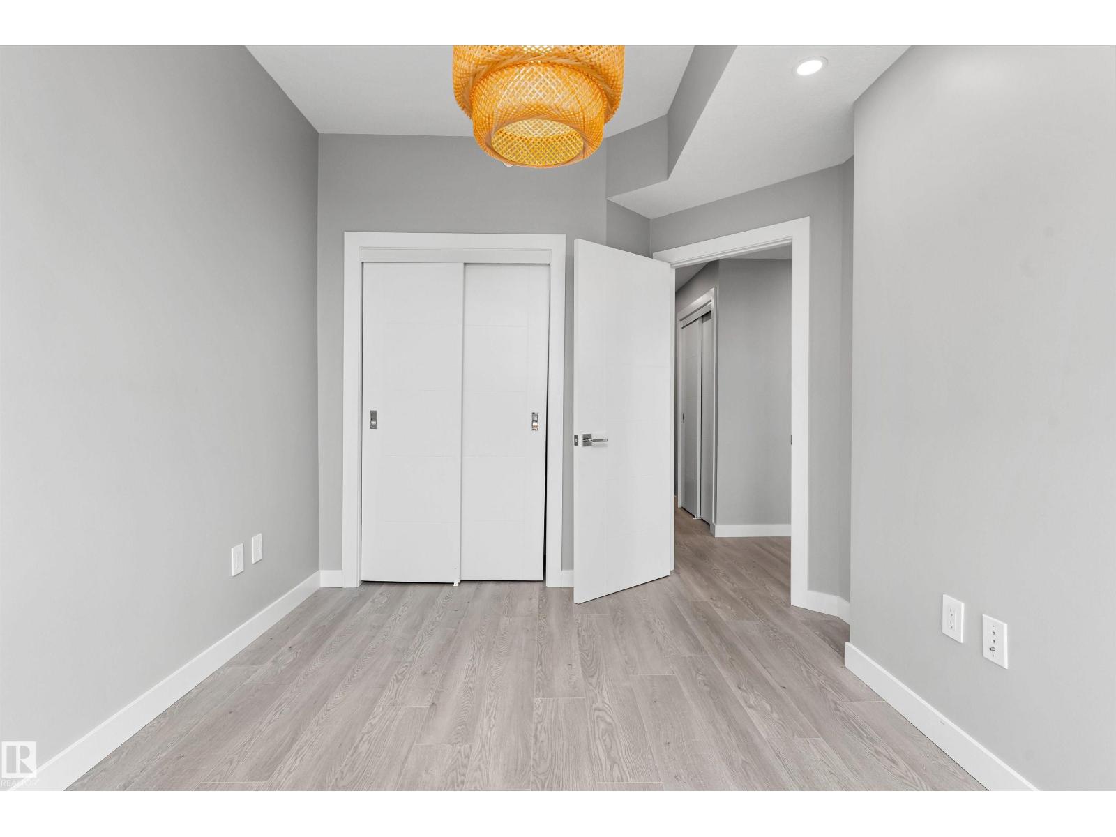 #702 10180 103 ST NW - 32