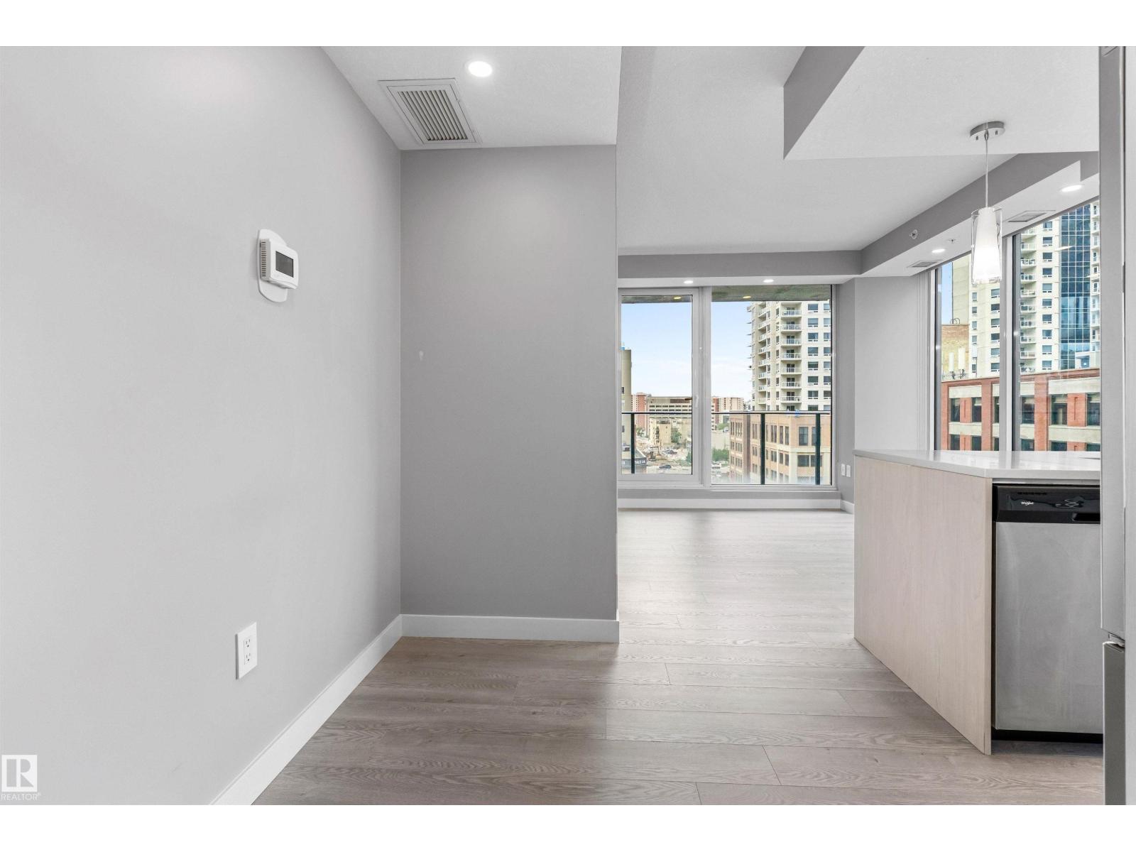 #702 10180 103 ST NW - 17