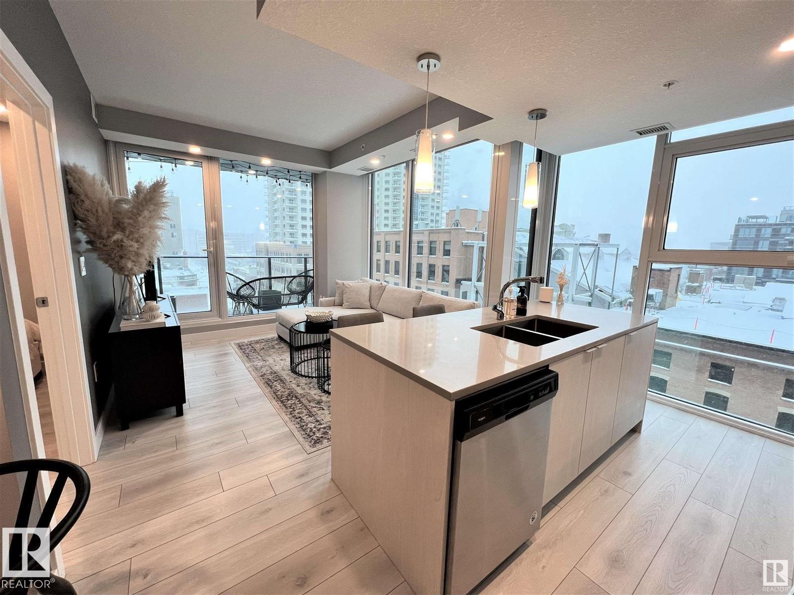 #702 10180 103 ST NW - 8