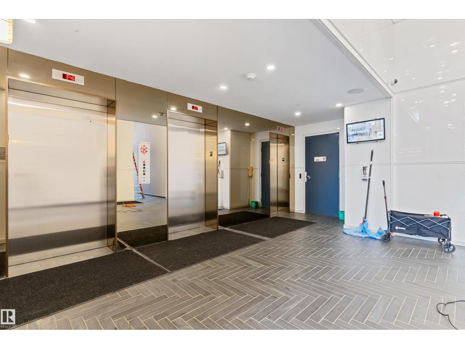 #702 10180 103 ST NW - 58