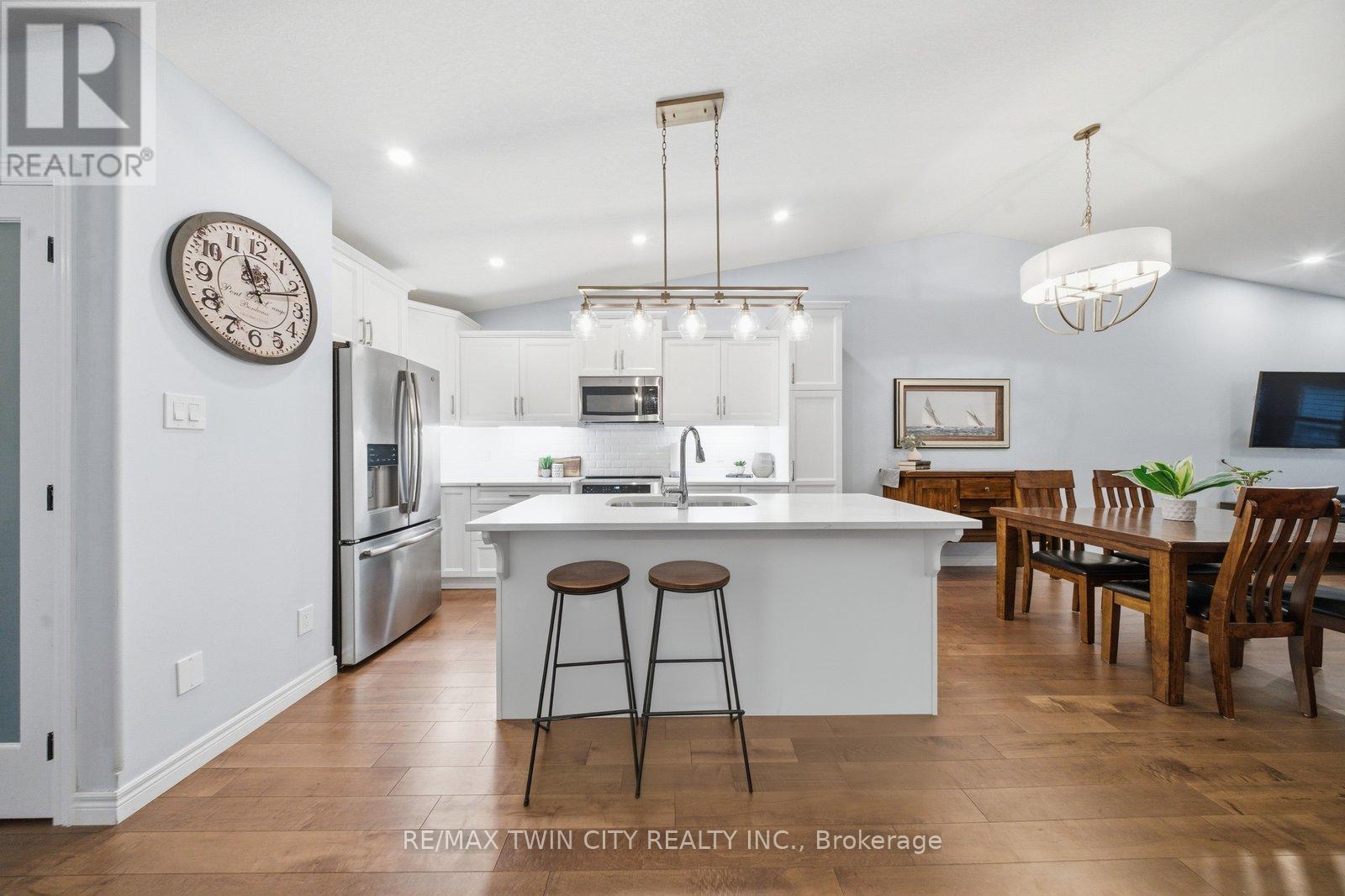 #51 29 SCHUYLER STREET - 15