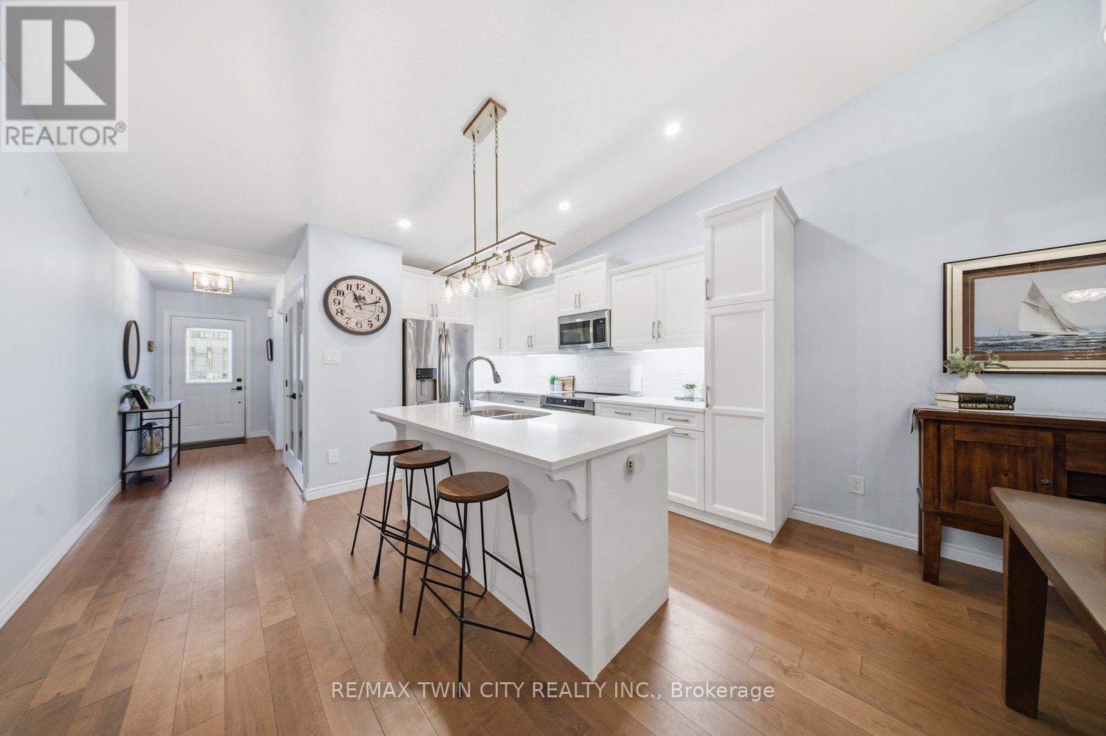#51 29 SCHUYLER STREET - 16
