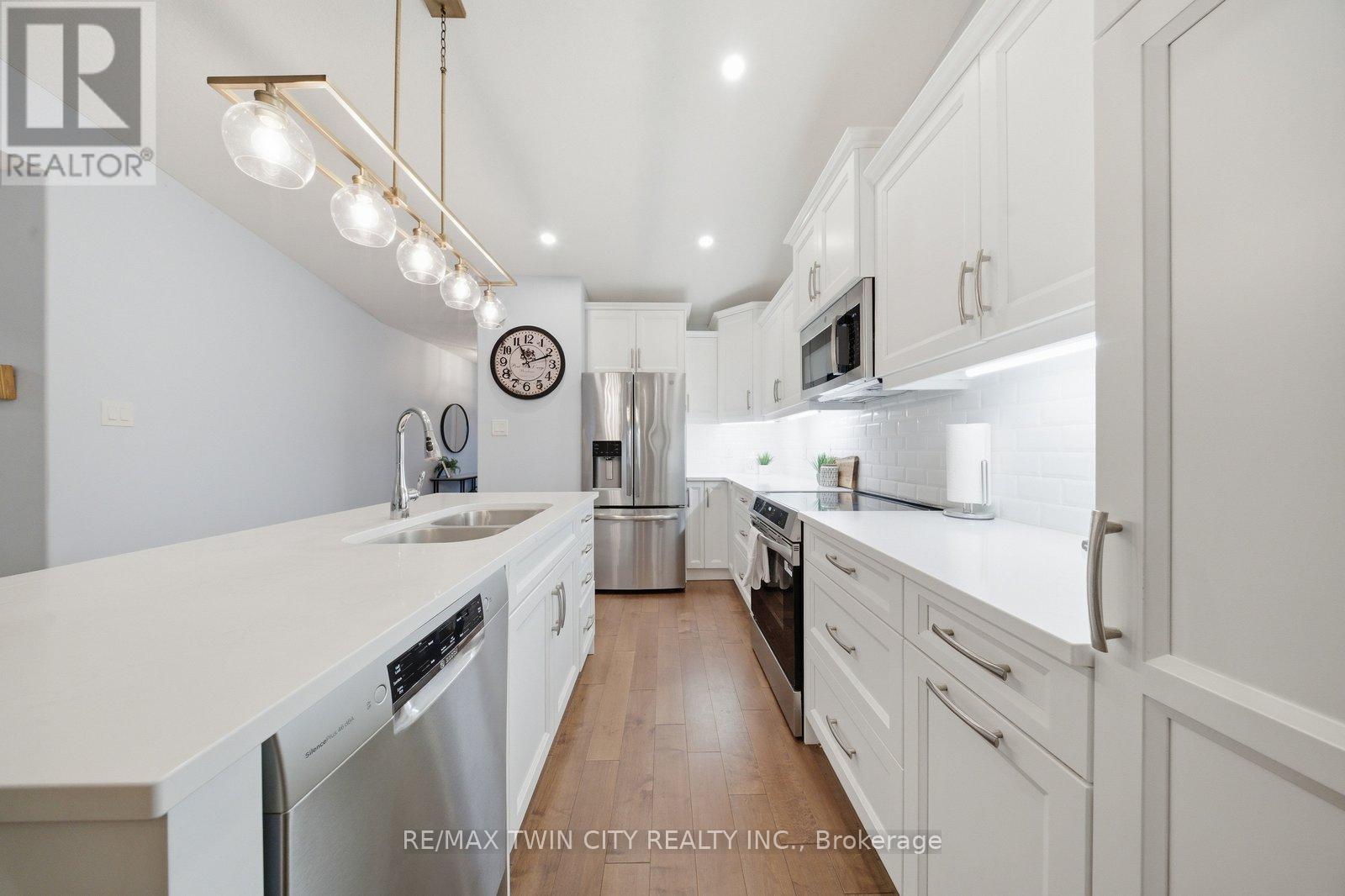 #51 29 SCHUYLER STREET - 17