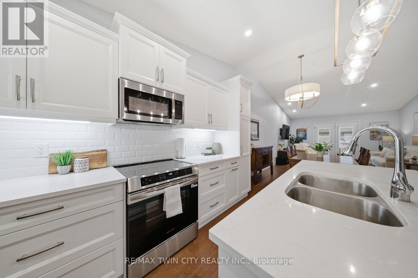 #51 29 SCHUYLER STREET - 19