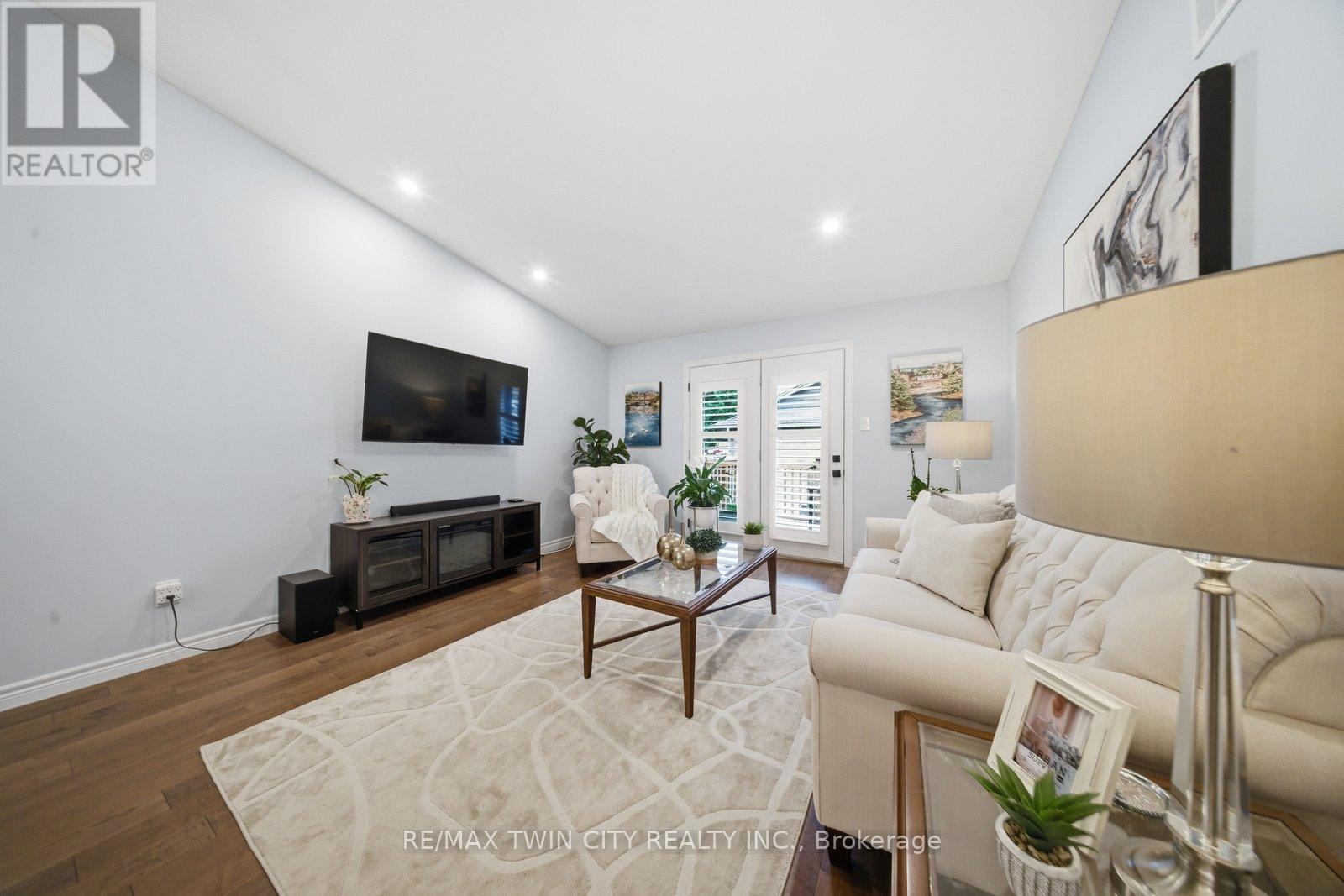 #51 29 SCHUYLER STREET - 22