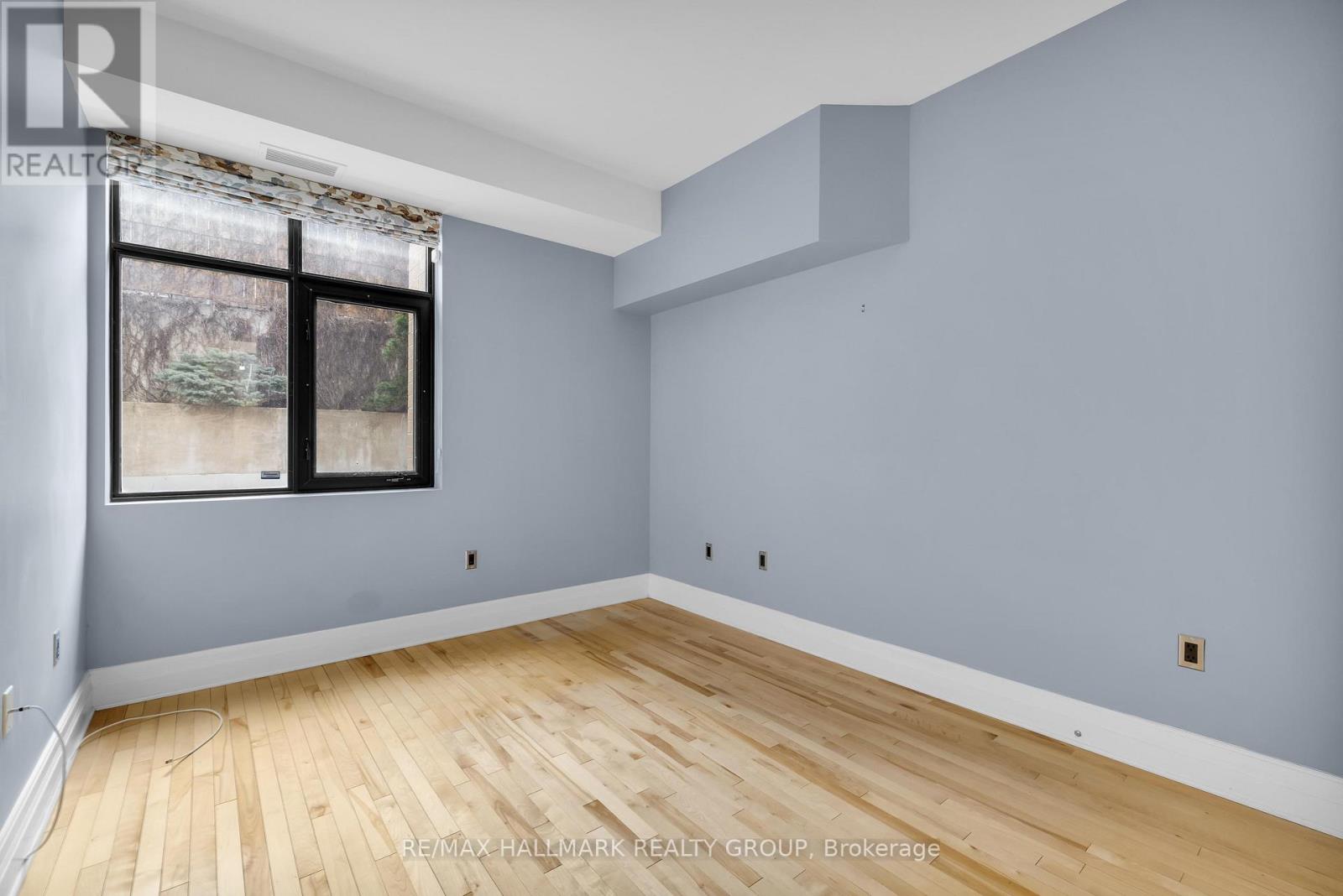 #203 260 BESSERER STREET - 21