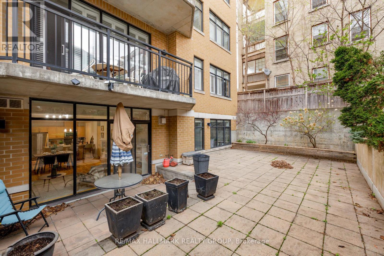 #203 260 BESSERER STREET - 25