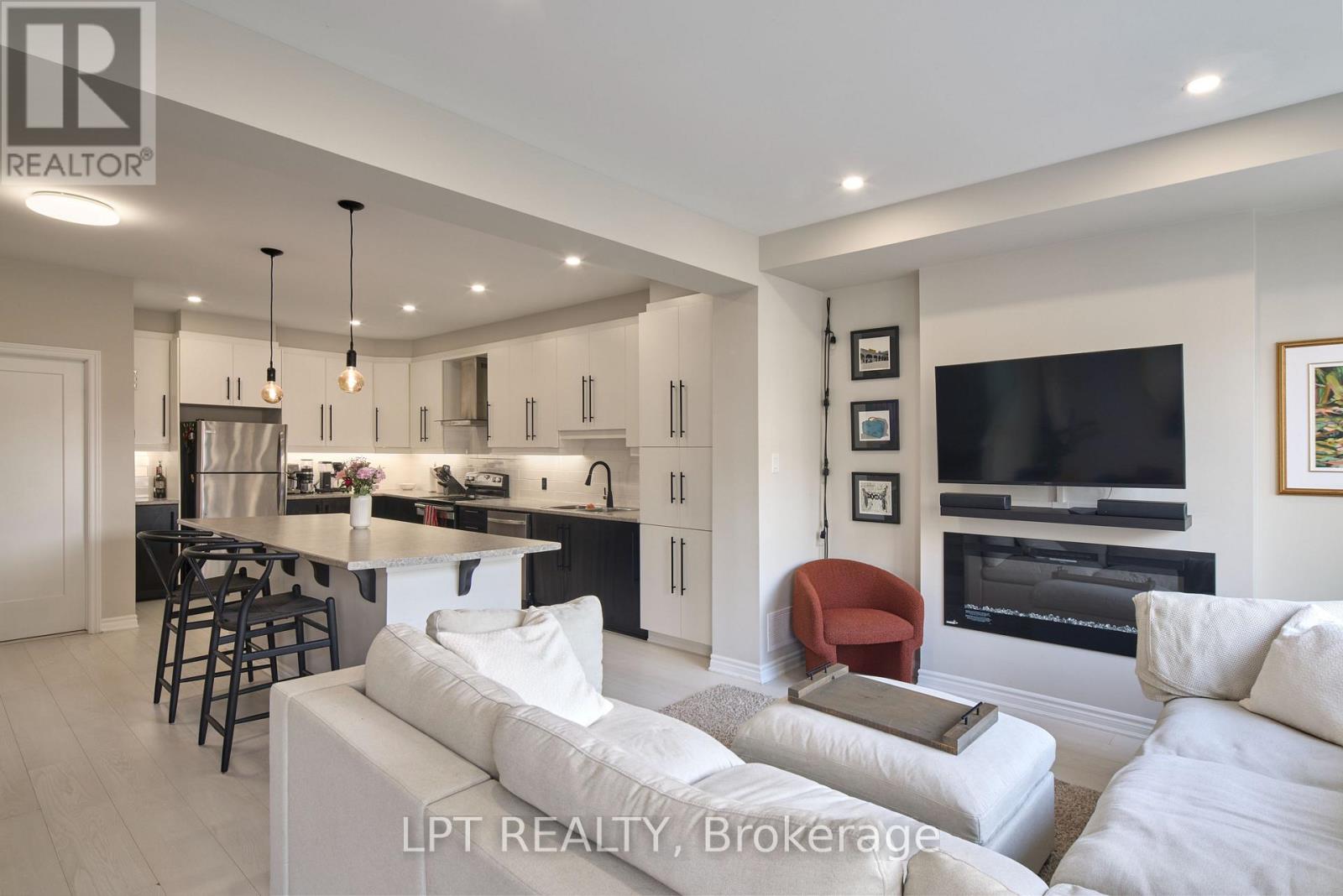 815 KINIW PRIVATE - 11